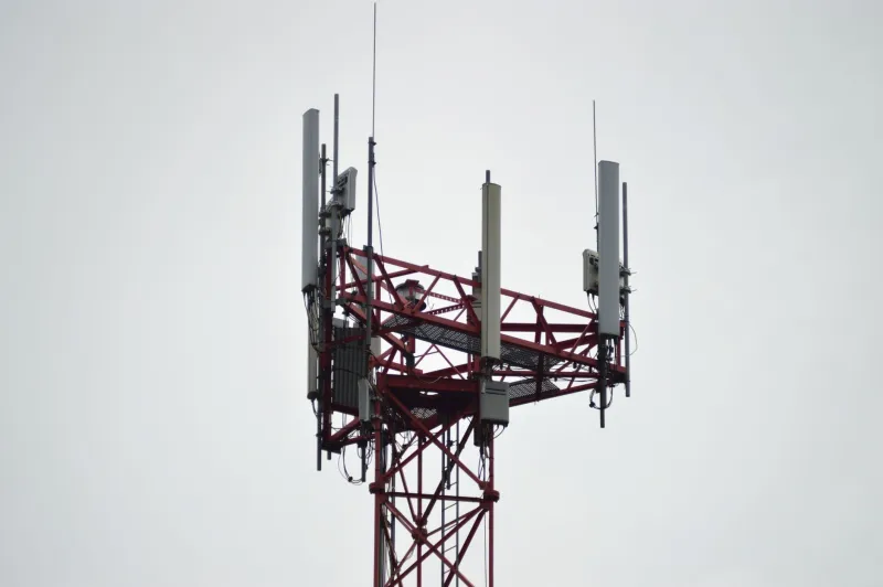 Dead Air and Strange Waves: The Unexplained Signal Phenomenon Regulators Refuse to Examine